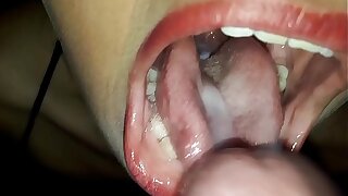 Recopilacion de corridas en la boca y tragadas de leche de la putita de susy. 19854128963