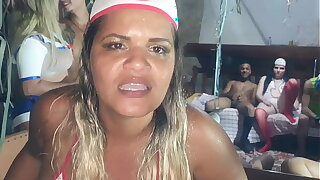 Quem te falou que não ia ter carnaval em 2021 ? Carnaval da Paty bumbum e convidados terminou na praia